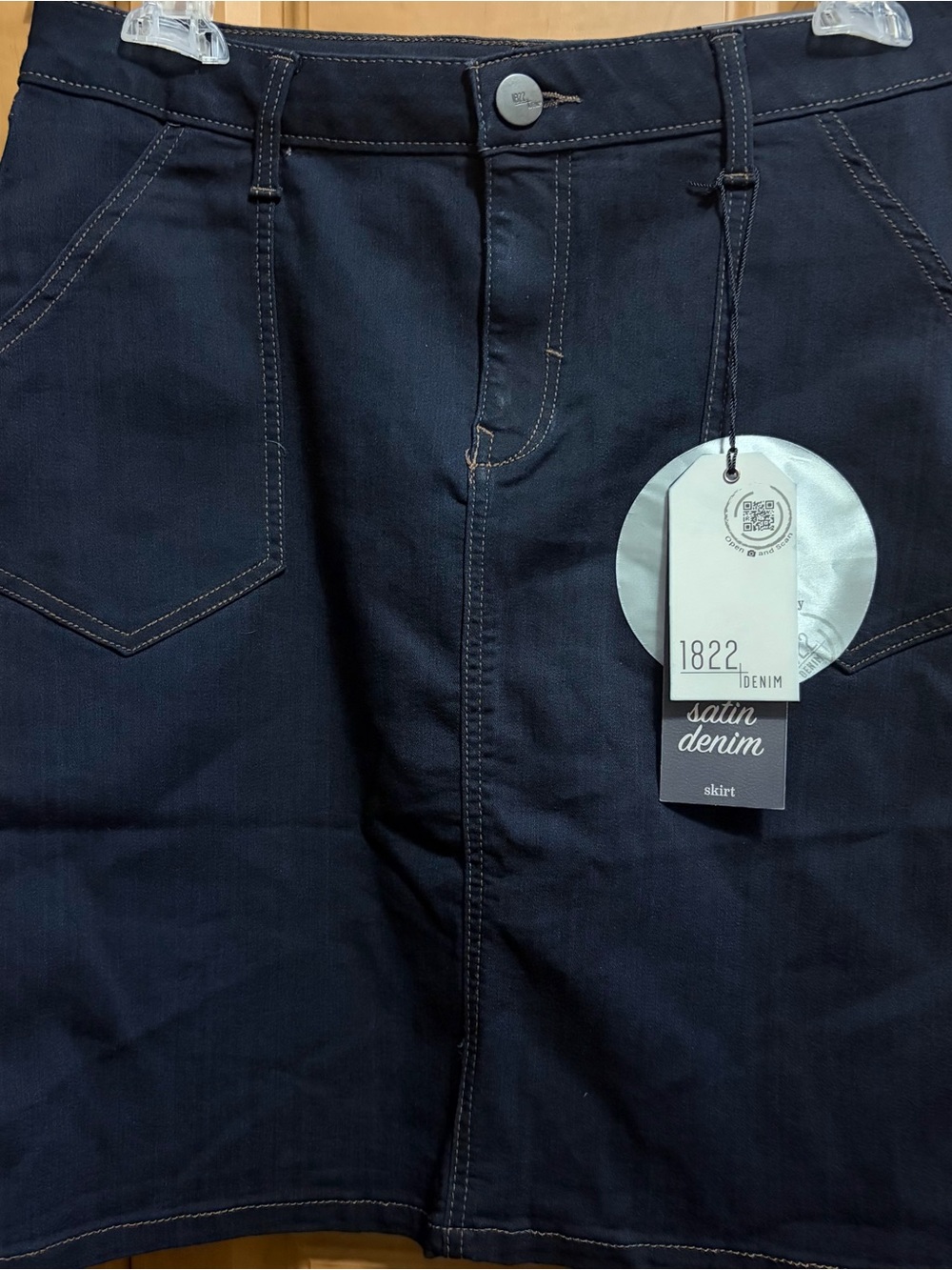 1822 Denim Women’s Satin Denim Dark Navy Jeans Skirt - Picture 1 of 8